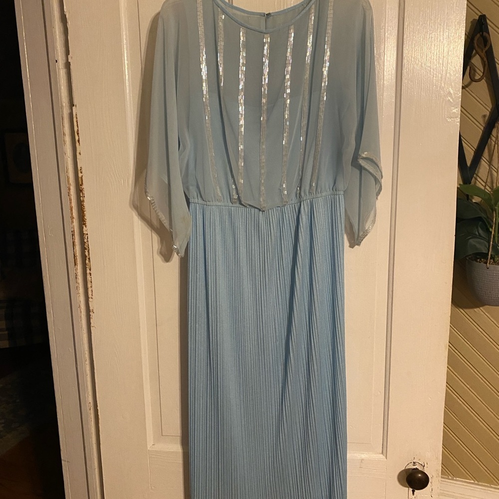 Elegant Blue Midi Dress